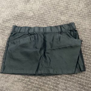 COPY - Black leather mini skirt